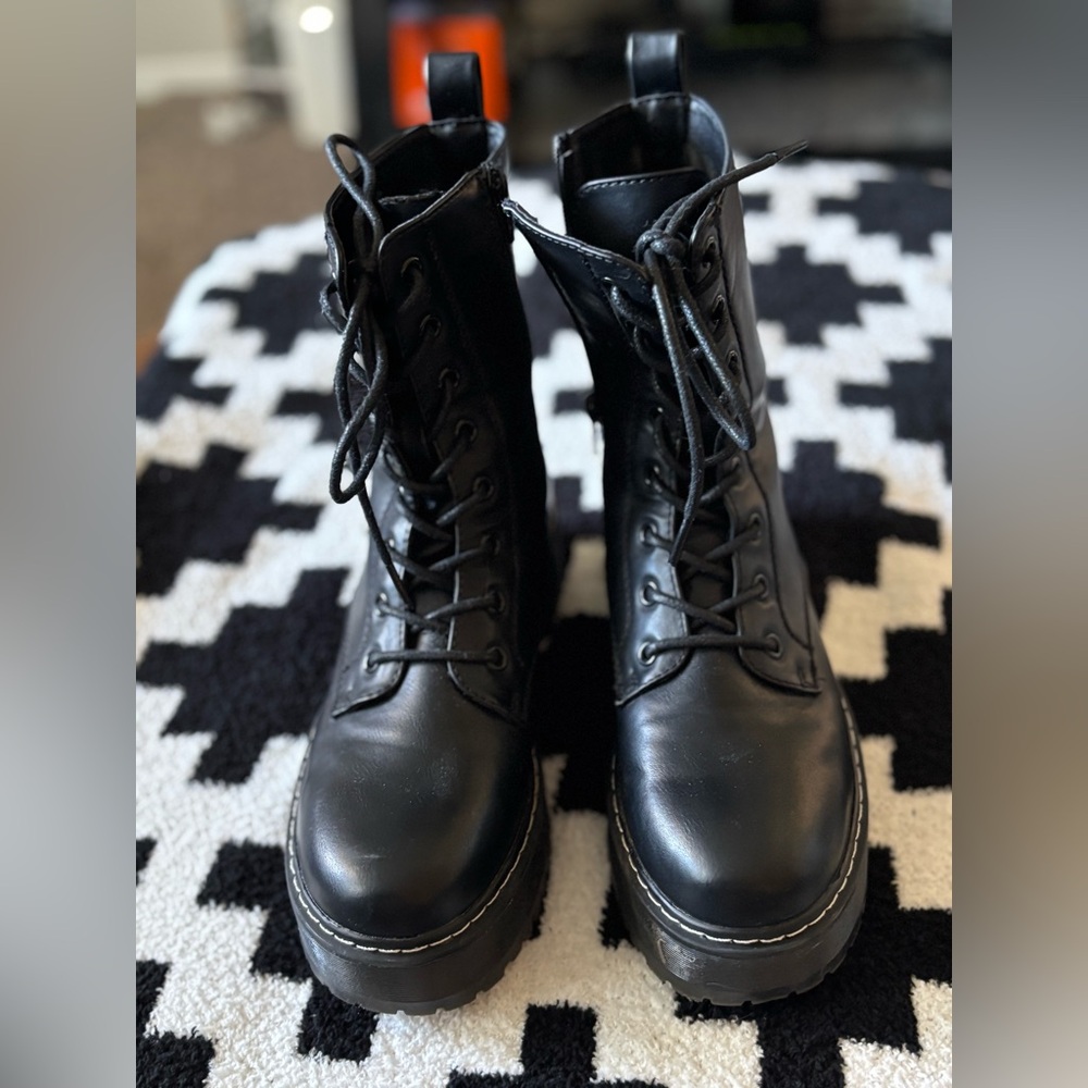 UNIONBAY- Combat Boots 7.5